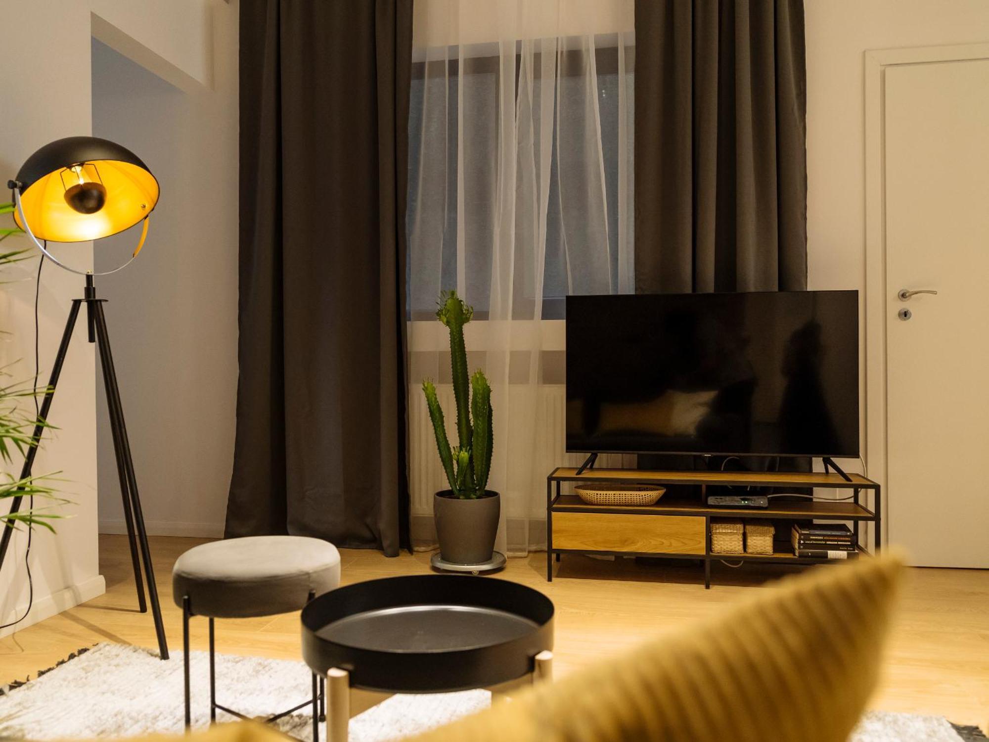Bright 3Br Flat - Top Location - Green View Balcony Bucarest Extérieur photo